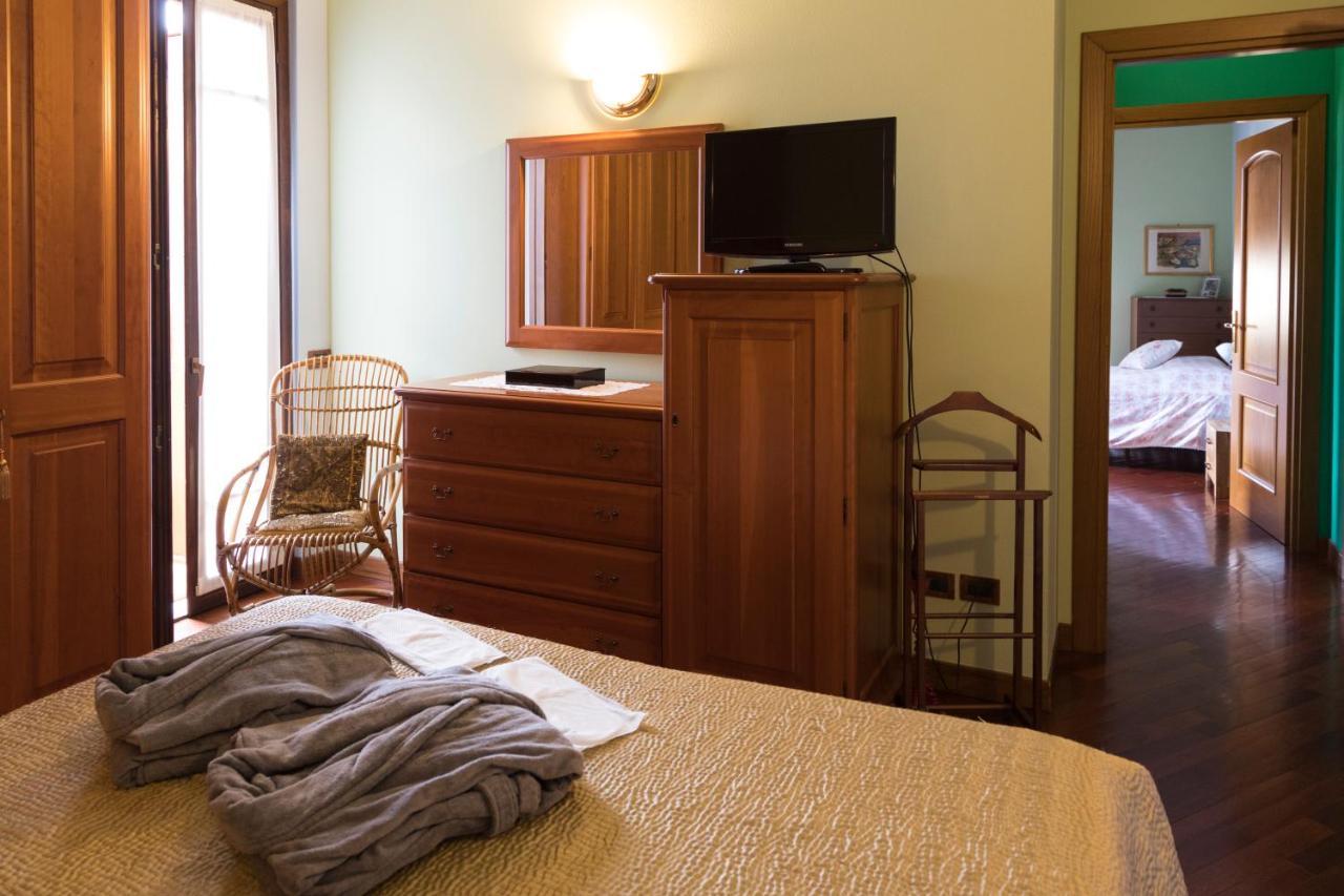 A Casa Di Anna, Elegant Flat In Cremona Apartamento Exterior foto